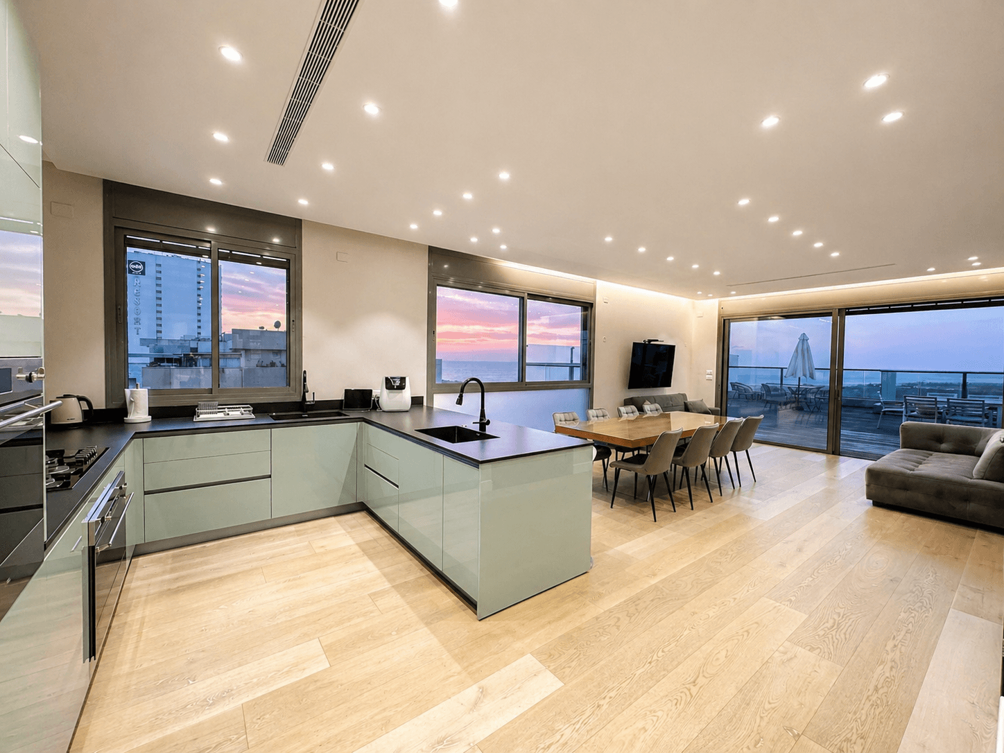 Penthouse | Givat Olga — 3